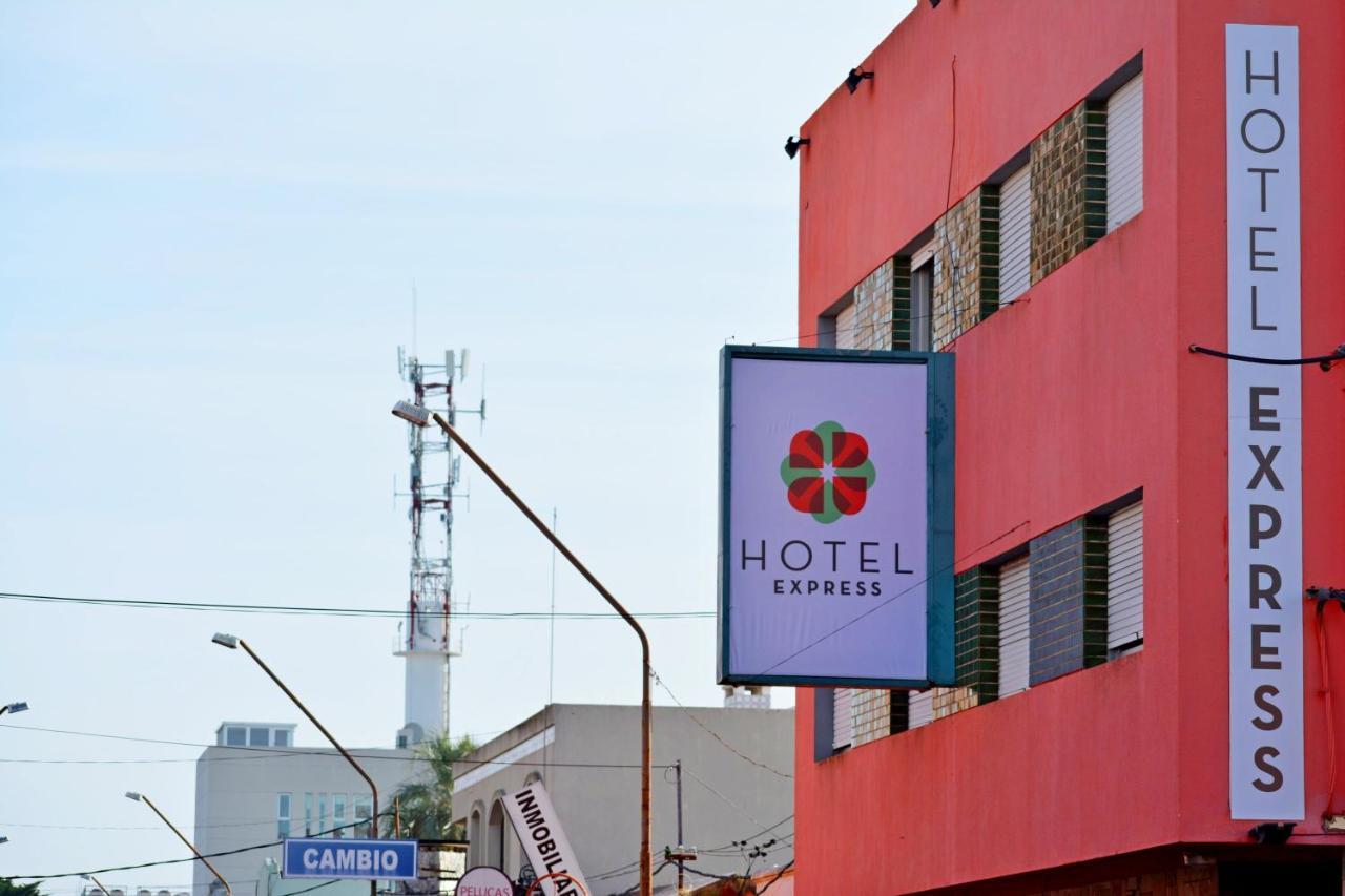 Hotel Express マルドナド エクステリア 写真